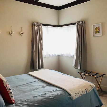 Serendipity Wharf Cottage Tairua Extérieur photo